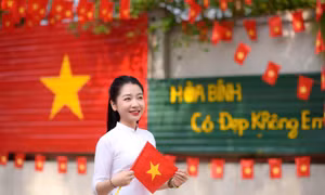 Hòa bình đẹp lắm 'phủ đỏ' muôn triệu trái tim