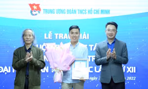 Chàng trai Hà Nội đoạt giải Nhất thi sáng tác biểu trưng Đại hội Đoàn toàn quốc XII