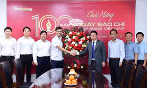 Bí thư thứ nhất Trung ương Đoàn chúc mừng Báo Tiền Phong dịp kỷ niệm 100 năm Ngày Báo chí Cách mạng Việt Nam