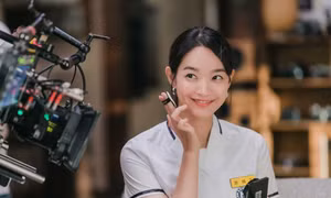 Shin Min Ah gật đầu tham gia "Hometown Cha Cha Cha" vì bị nữ chính Yoon Hye Jin thu hút
