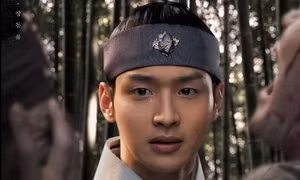 Diễn tới gãy tay, Jang Dong Yoon vẫn gửi lời xin lỗi vì đã đóng "Joseon Exorcist"