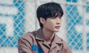 "Big Mouth" tung trailer kịch tính: Lee Jong Suk trở thành kẻ "hai mặt", đấu tranh giữa thiện và ác