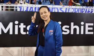Madam Pang nói gì trong giờ nghỉ giúp tuyển Thái Lan chơi hay trong hiệp 2? 