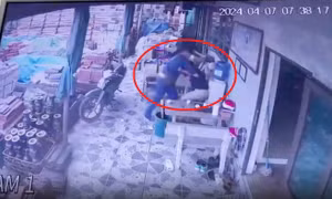 Nhân viên cây xăng ‘truy sát’ tài xế vì mâu thuẫn lối đi