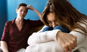 Con cái tuổi dậy thì chẳng bao giờ nói là mình bị trầm cảm, nhưng đây là những “manh mối”