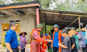 Anh Nguyễn Ngọc Lương: Hỗ trợ người dân vùng bão, lũ, không được để nơi có, nơi không