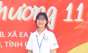 Nữ sinh ngành y năng nổ vận động hiến máu 
