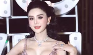 'Đụng độ' váy áo, mỹ nhân chuyển giới này có 'đọ' được nhan sắc với Thùy Tiên và Đỗ Thị Hà?
