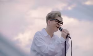 'Hoàng tử ballad' Bùi Anh Tuấn bất ngờ tái xuất sau nhiều năm vắng bóng gây xúc động mạnh cho khán giả