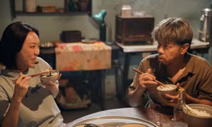 Vì 'nữ diễn viên trăm tỷ' mà ‘ông hoàng phòng vé V-biz' lần đầu tiên phải làm điều này