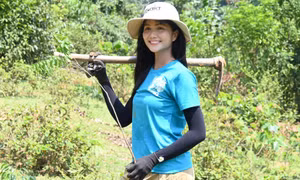 H’Hen Niê tất bật ‘chạy ngược chạy xuôi’ với các hoạt động cộng đồng, mặc kệ những tranh cãi về giọng hát