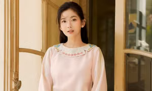 'Nàng thơ' mới của phim chuyển thể từ truyện Nguyễn Nhật Ánh có đang 'vướng vào' chuyện tình tay ba trái ngang?