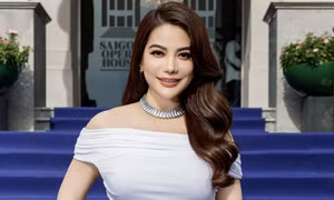 ‘Người đàn bà đẹp đa-zi-năng nhất V-biz’ thần thái đầy quyền lực, dốc hết tâm sức tôn vinh giá trị văn hóa Việt Nam