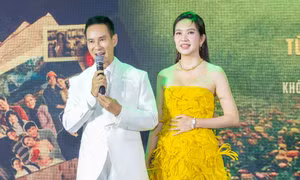 Lý Hải làm cả 'dàn sao' showbiz Việt xúc động khi hiếm hoi đưa 'nhân vật đặc biệt' này xuất hiện