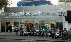 Đột kích 'thiên đường mua sắm' hàng nhái Louis Vuitton, Hermes ở TPHCM 