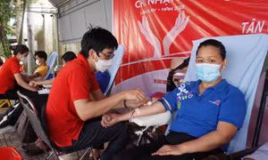 ĐVTN tham gia hiến máu