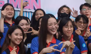 AI, thủ khoa, chuyên gia tâm lý đồng loạt 'tiếp sức' sĩ tử mùa thi 