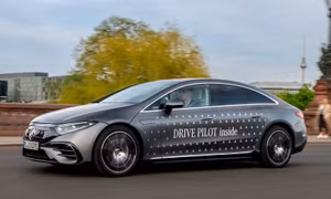 Mercedes-Benz vượt qua Tesla về hệ thống lái xe tự động