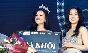 Nữ sinh 2003 đăng quang Hoa khôi trường Đại học Luật Hà Nội