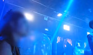 Quán bar lớn nhất TP Điện Biên Phủ bị rút phép vẫn cho khách nhảy nhót, hút bóng cười xuyên đêm