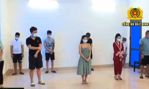 Nghỉ làm vì dịch, 9 thanh niên 'mở tiệc' ma túy tại gia