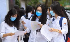 Được đặc cách xét tốt nghiệp, vì sao sĩ tử TP.HCM và Vĩnh Long vẫn chất chồng nỗi lo?