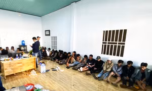 Lắp camera giám sát, 37 đối tượng vẫn bị bắt quả tang đánh bạc 
