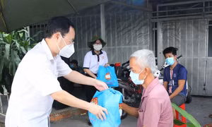 TPHCM bắt đầu thực hiện chiến dịch không để ai thiếu đói mùa dịch