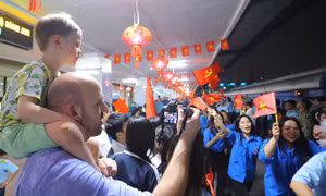 ‘Đoàn tàu Thống nhất’ thiết kế đặc biệt lăn bánh mừng 50 năm Ngày Giải phóng miền Nam