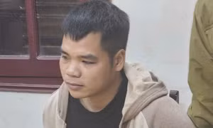 Đối tượng Lăng Văn Hiếu tại cơ quan Công an. 