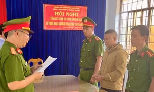 Một phó phòng giao dịch ngân hàng lừa đảo chiếm đoạt hơn chục tỷ đồng