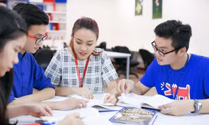 Dịch COVID-19 bùng phát đúng thời điểm thi, đi thực tập, sinh viên xoay xở thế nào?