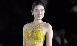 Thanh Thủy, Đỗ Thị Hà đổ bộ thảm đỏ chung khảo Hoa hậu Việt Nam