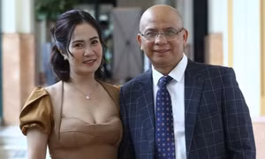 Diễn viên Nguyệt Hằng nhận tin được phong NSƯT khi đang ở Đức