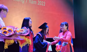 Thủ khoa đầu ra khoa Luật - ĐH Quốc gia Hà Nội giành học bổng thạc sĩ tại ĐH Cambridge
