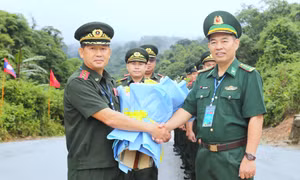Sĩ quan trẻ Biên phòng Việt - Lào chung tay xây dựng biên giới hòa bình