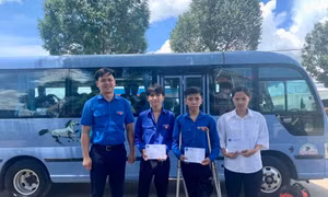 Thanh niên tình nguyện Tiếp sức mùa thi ở Kon Tum, Huế, Lạng Sơn