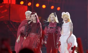 Khán giả chờ ngày "bóc sít rịt" Tình Anh Bán Chiếu ở concert ATVNCG D-3, D-4