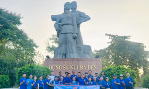 Đoàn viên tham gia hoạt động về các địa chỉ đỏ, chào mừng kỷ niệm 50 năm Giải phóng miền Nam