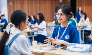 Học bá các trường chuyên Hà Nội tụ hội hỗ trợ "hậu bối" sắp vào lớp 10