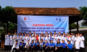 Đoàn viên thanh niên tích cực tham gia hoạt động chăm sóc sức khỏe cộng đồng