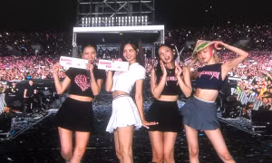 BLACKPINK "nhập gia tùy tục" trong concert Việt Nam: Nói tiếng Việt, nhảy See Tình siêu cưng
