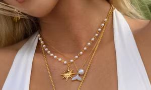 Trang sức mùa Hè cho các nàng theo style tối giản: Hãy lựa chọn ngọc trai!