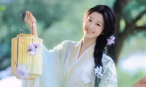 Bao Thượng Ân được khen xinh đẹp nhưng còn non khi diễn lại vai của Châu Tấn