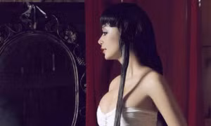 Trước Ngọc Trinh, 'kiều nữ' này mới chính là 'nữ hoàng gợi cảm bậc nhất' showbiz Việt