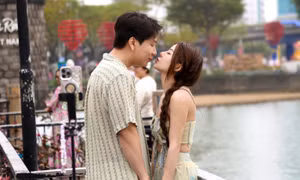 Khóa tình yêu trên cây cầu đặc biệt ở Đà Nẵng dịp Valentine