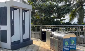 Vụ nhà vệ sinh bãi biển Đà Nẵng: Du khách hết cảnh 'đứng hình'