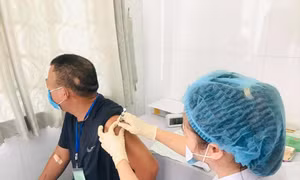 Tiêm vắc xin là biện pháp hữu hiệu phòng chống dịch COVID-19 