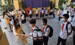 Sáng 23/8: Thêm 2 địa phương lùi lịch tựu trường, 22 tỉnh thành cho học sinh tới trường