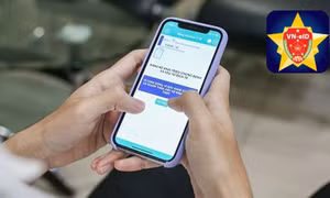 Cách khai báo y tế qua ứng dụng VNEID, giúp tiết kiệm thời gian ở chốt kiểm dịch